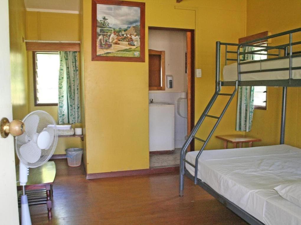 Ratu Kini Dive & Stay Isla Mana Exterior foto