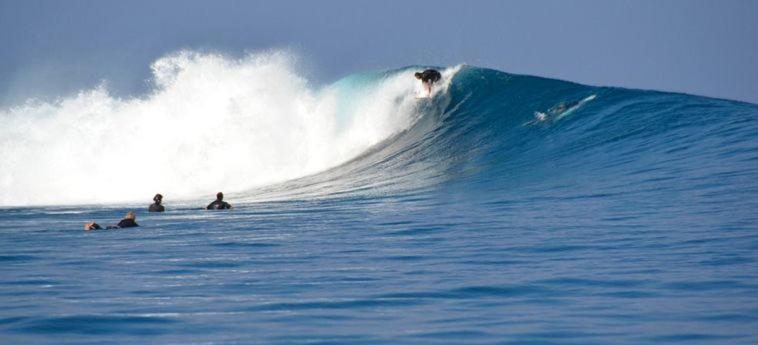Ratu Kini Dive & Stay Isla Mana Exterior foto