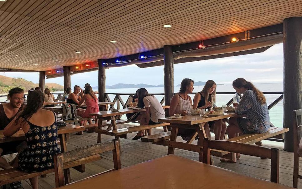 Ratu Kini Dive & Stay Isla Mana Exterior foto