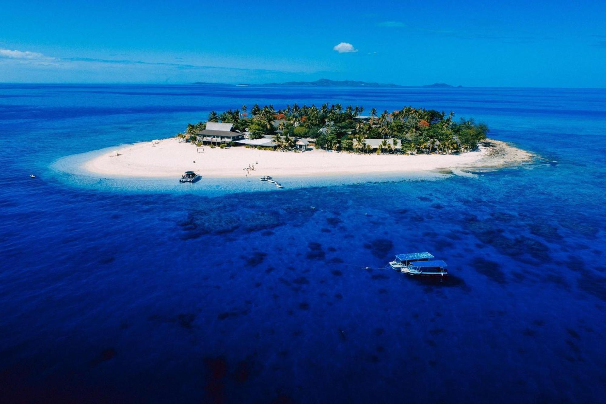 Ratu Kini Dive & Stay Isla Mana Exterior foto