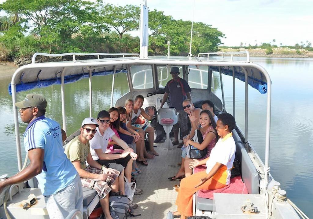 Ratu Kini Dive & Stay Isla Mana Exterior foto