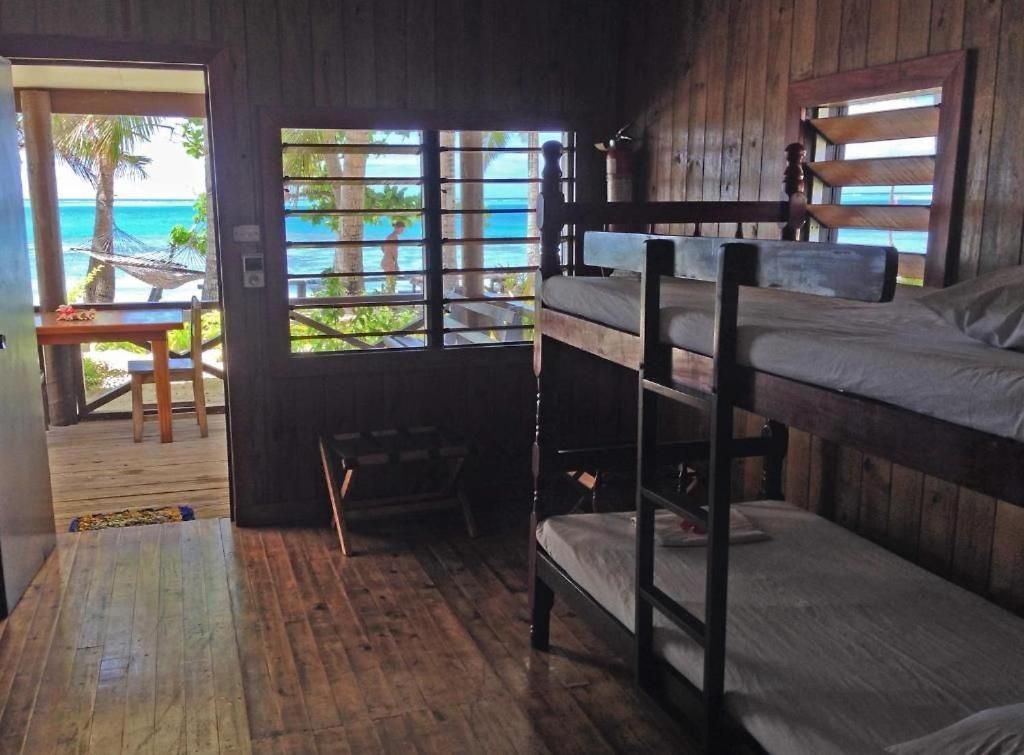 Ratu Kini Dive & Stay Isla Mana Exterior foto