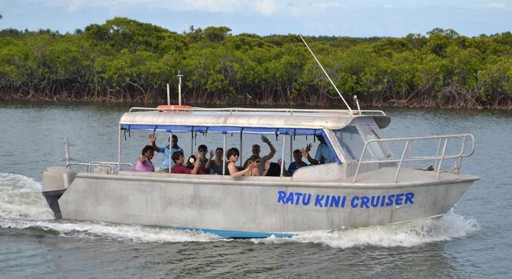 Ratu Kini Dive & Stay Isla Mana Exterior foto