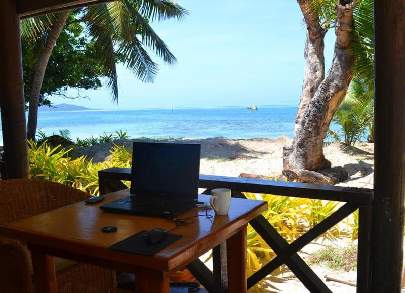 Ratu Kini Dive & Stay Isla Mana Exterior foto